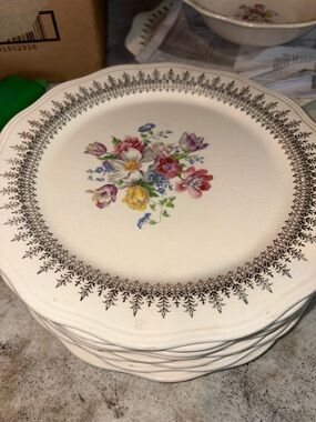 French Saxon China set of 8 Dinner Plates- floral pattern 22k gold trim